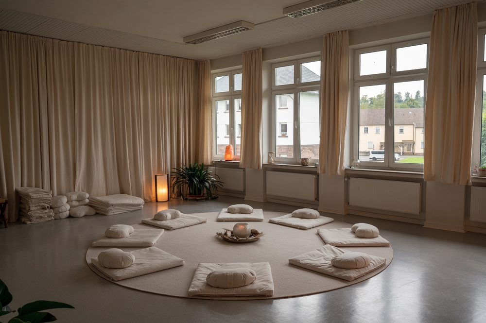 Meditation leerer Raum 2